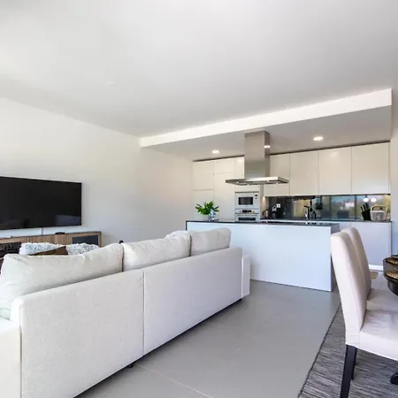 The Concierge - Amazing Pool & Sunshine Daire