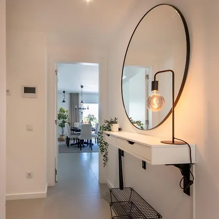 The Concierge - Amazing Pool & Sunshine Daire