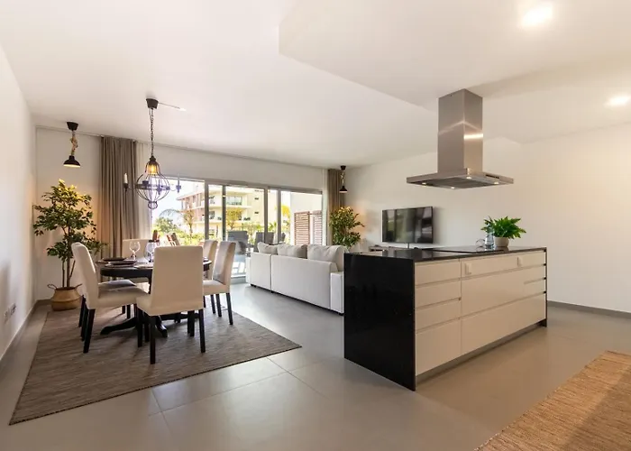 The Concierge - Amazing Pool & Sunshine *